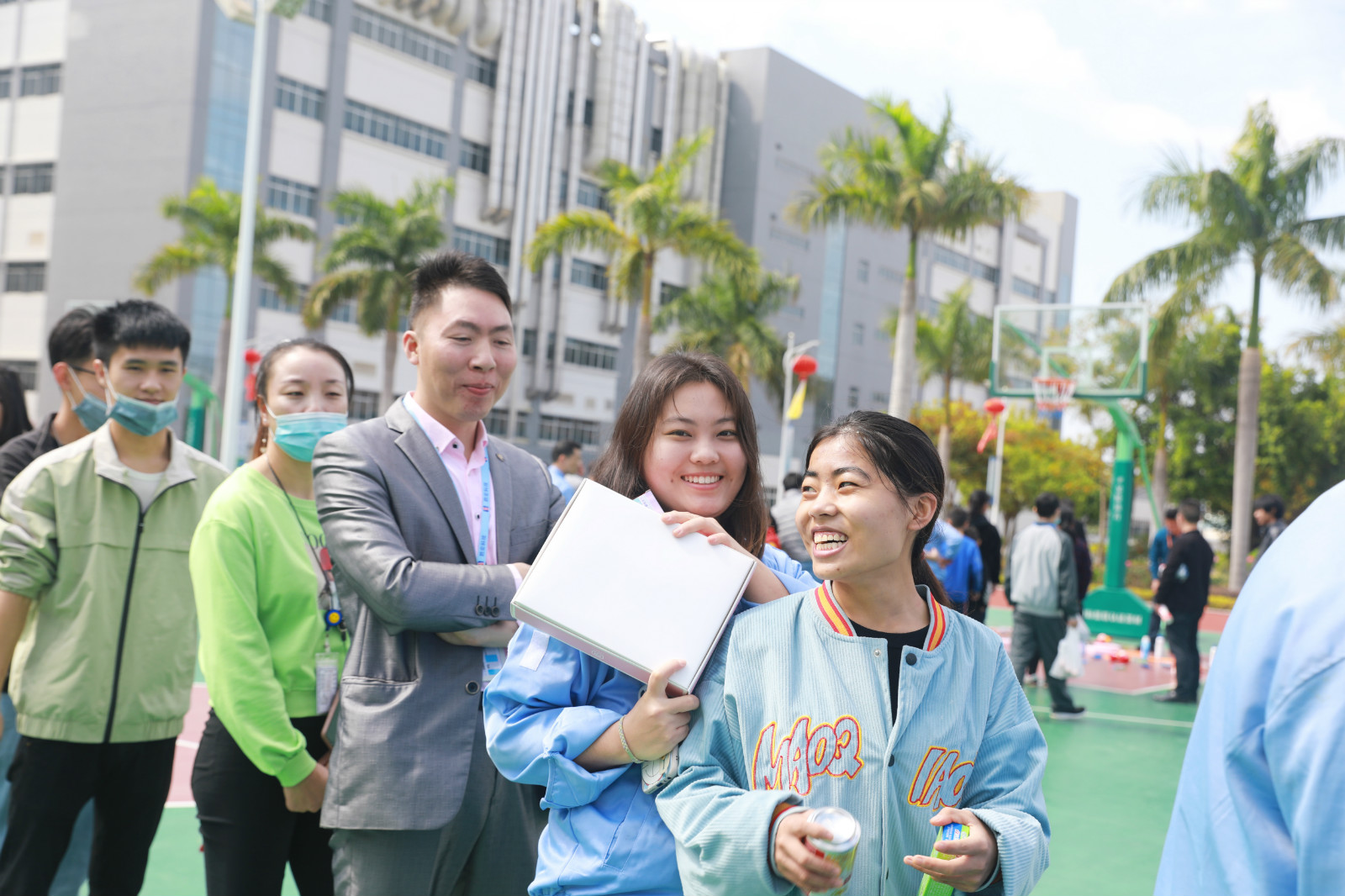 就地过年，，，，，年味不减—我在尊龙凯时挺好的
